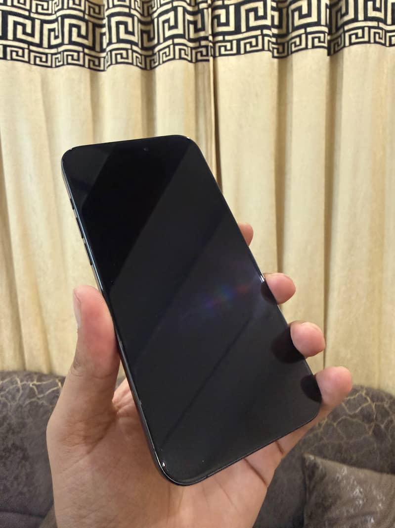 iPhone 15 Pro Max 5