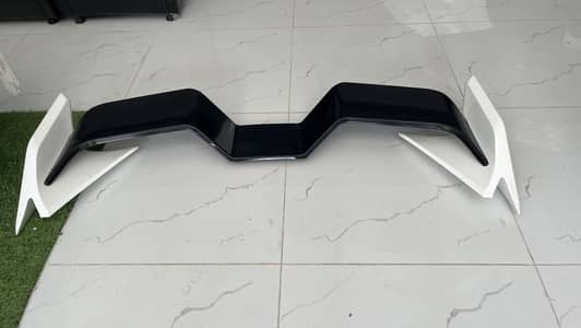 Civic x type r spoiler 10/10 for sale and civic x back screen quarter