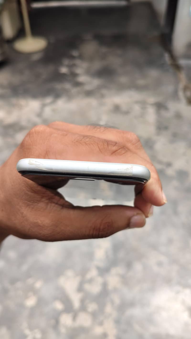 Apple iPhone SE 6