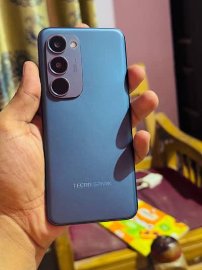 spark 40 pro plus 8+8/256 Good condition exchange possible