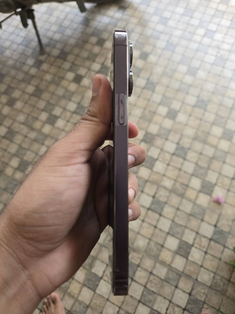 Apple iPhone 14 Pro Max 2