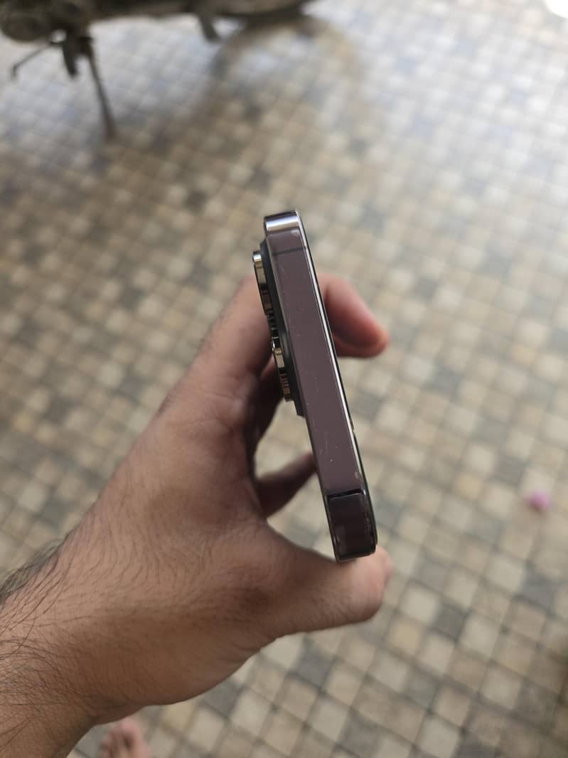Apple iPhone 14 Pro Max 3