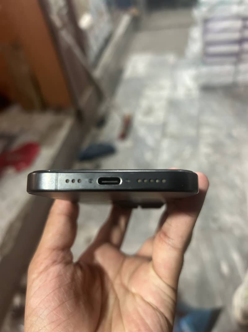 Apple iPhone 15 Pro 2
