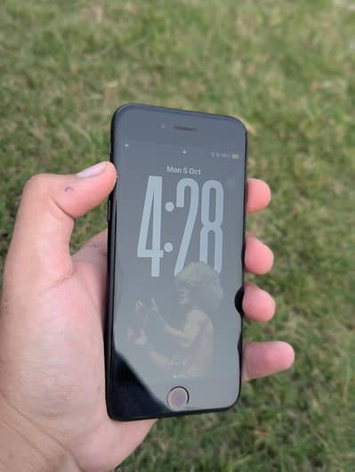 iPhone SE 2nd Gen 64GB | 88% Battery | JV | 9/10 Condition
