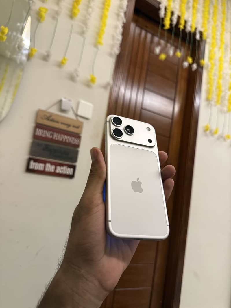 Apple iPhone 17 Pro Max 2