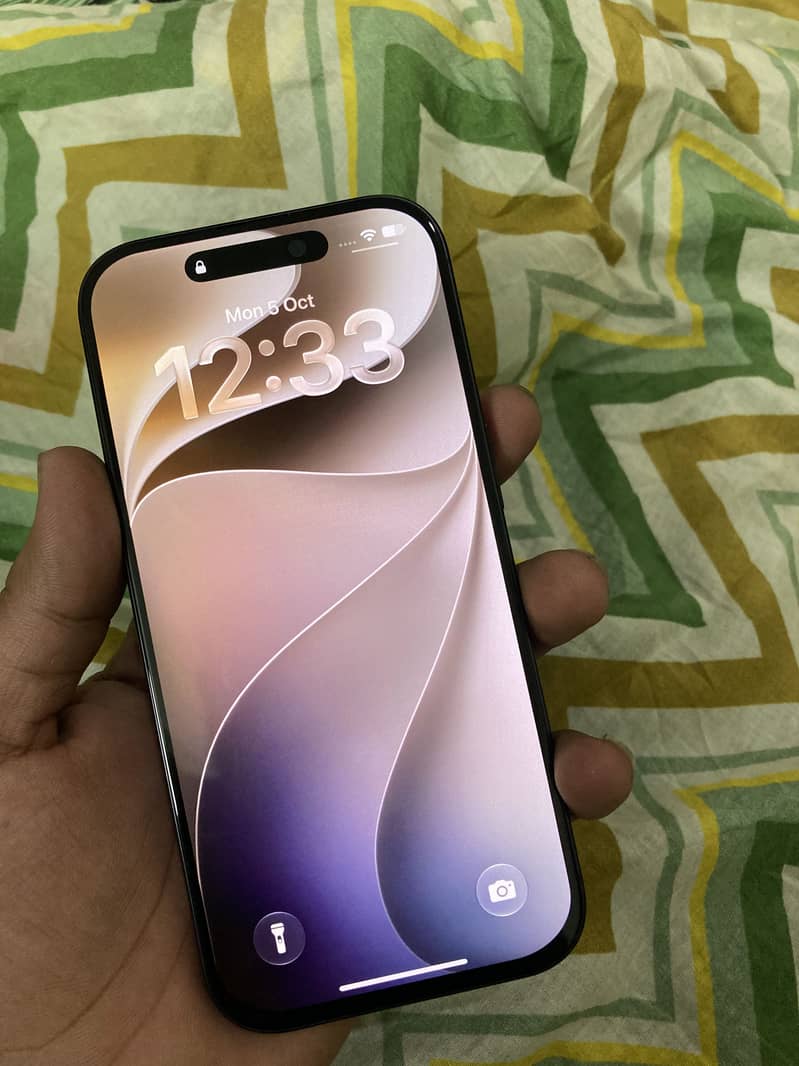 Apple iPhone 16 Pro 0