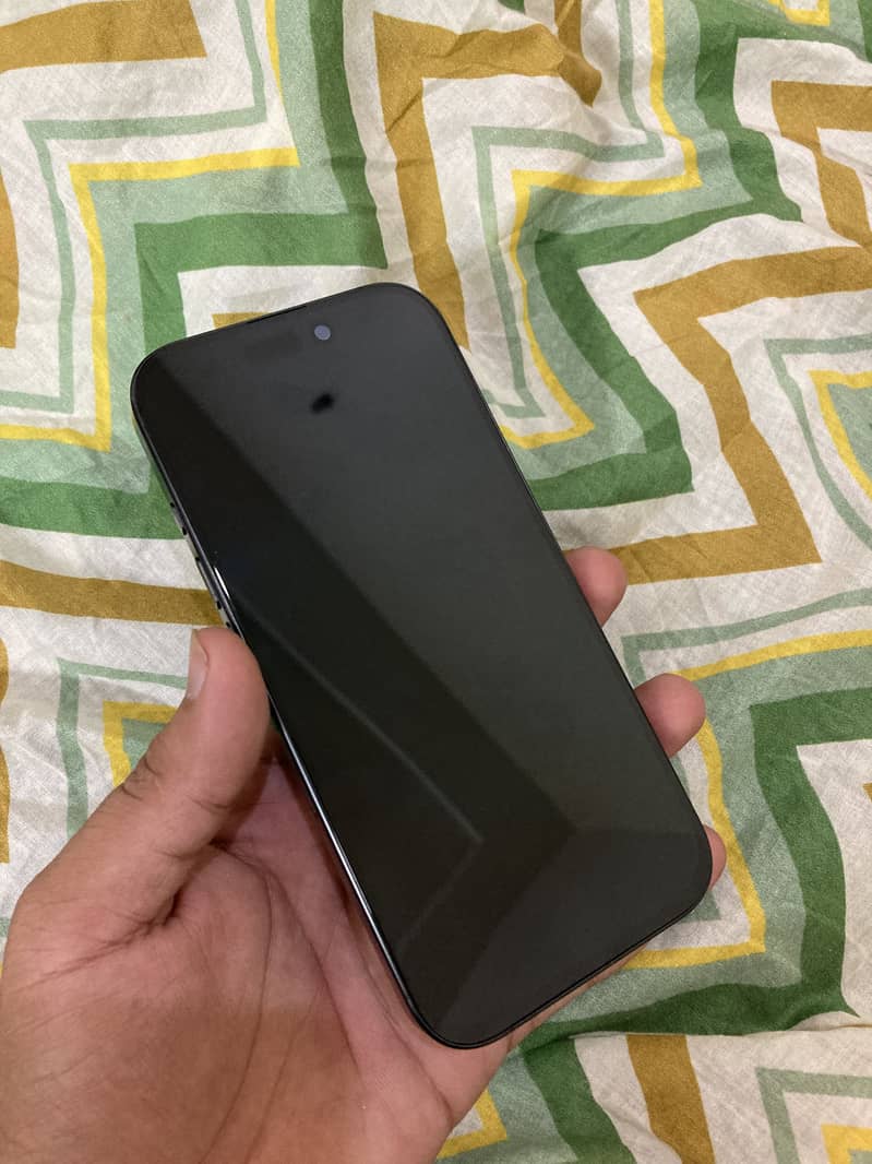 Apple iPhone 16 Pro 6