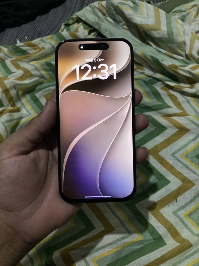 Apple iPhone 16 Pro 7