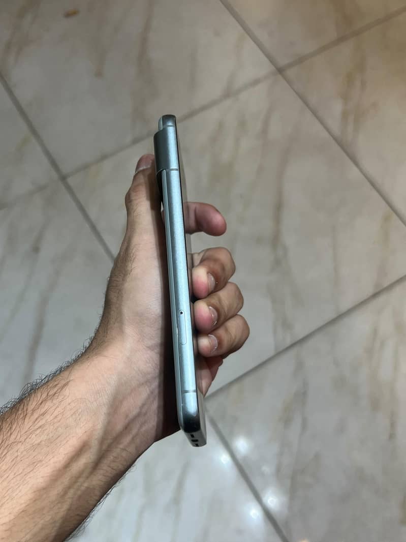 Google Pixel 8 3