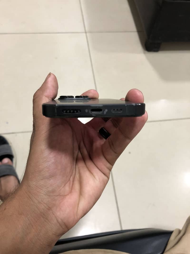 Apple iPhone 14 Pro 4