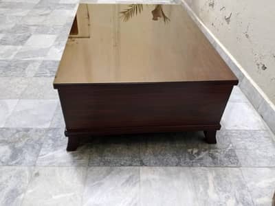 Drawing room center table