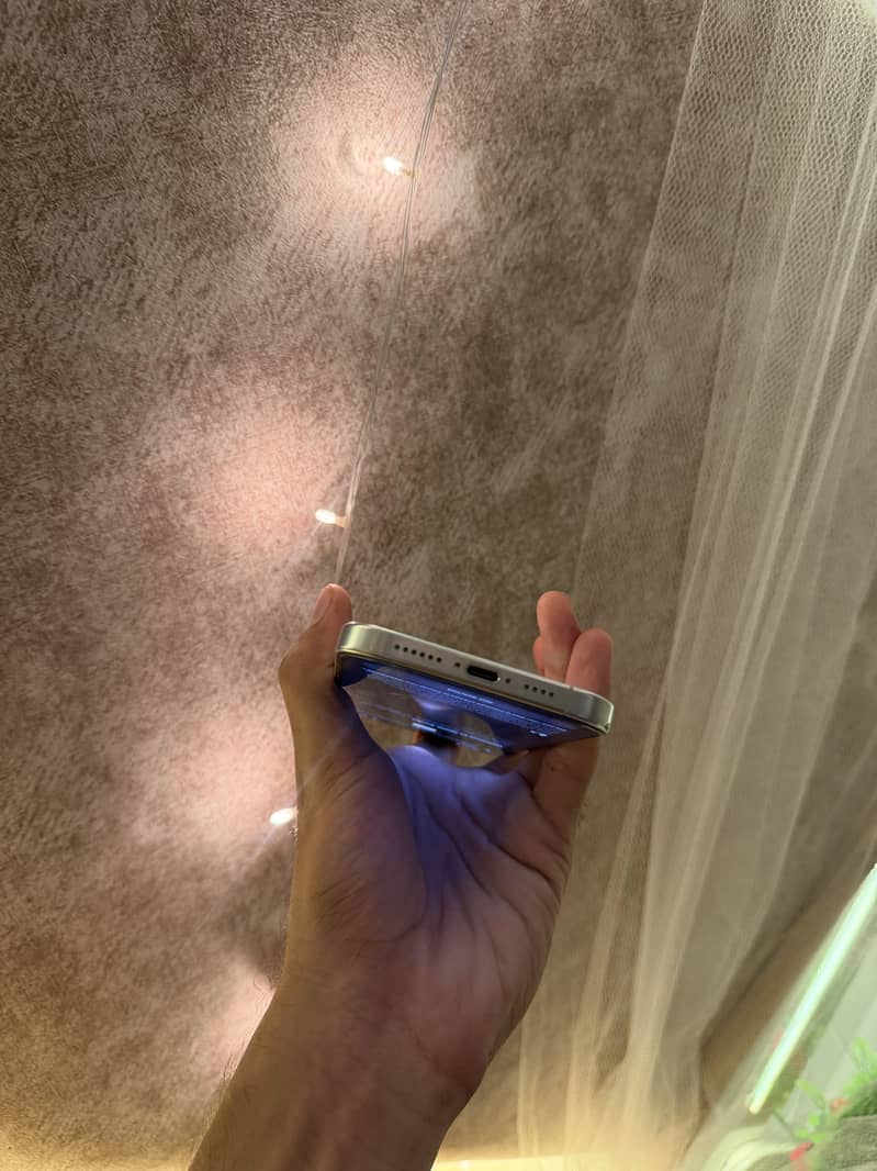 Apple iPhone 16 Pro Max 7