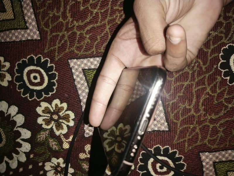 Apple iPhone XS 1