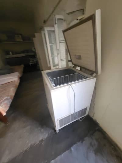freezer in very good condition