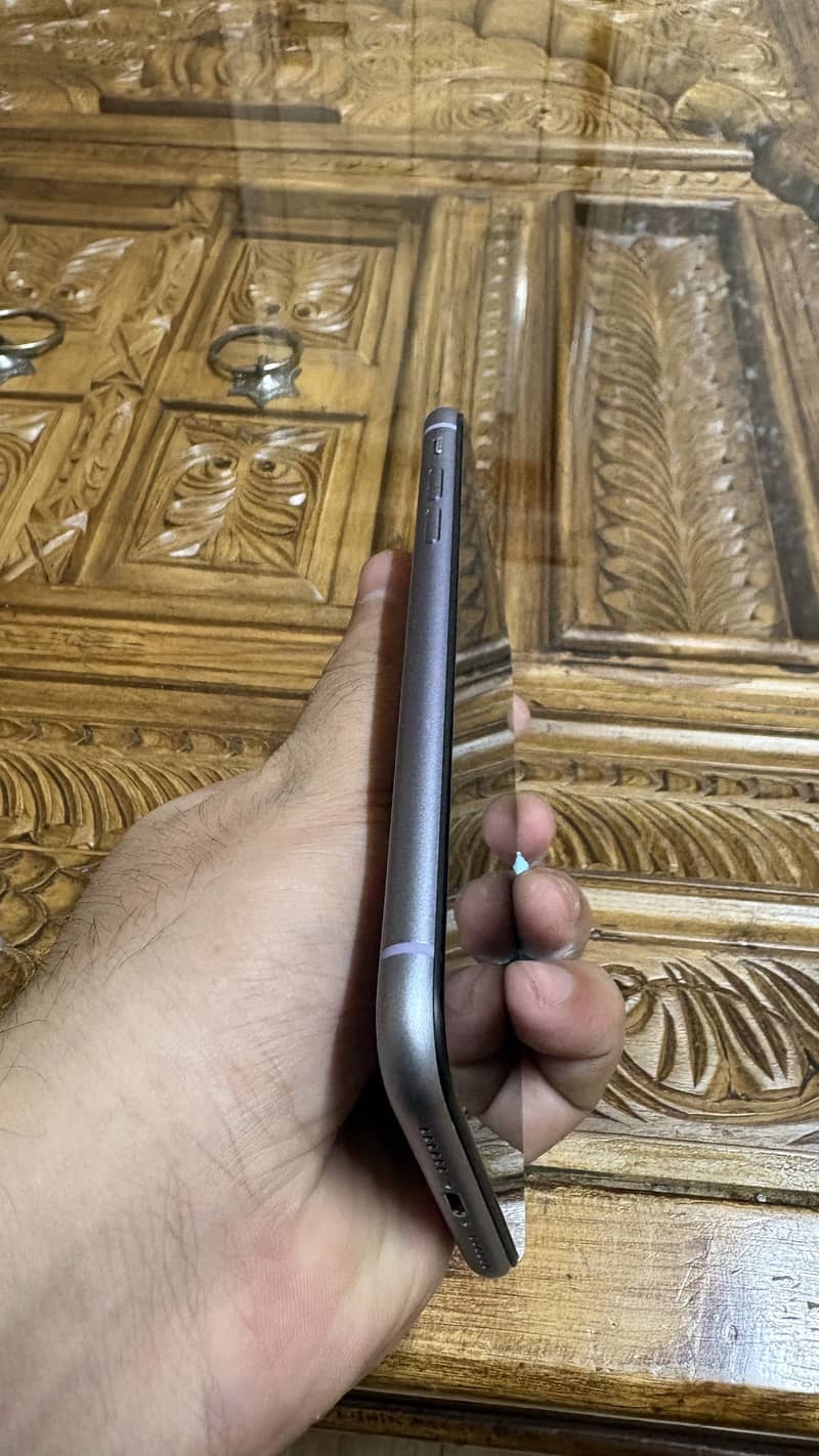 Apple iPhone 11 4