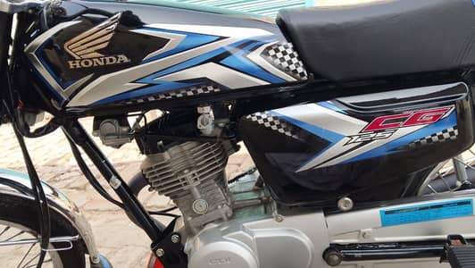 Honda 125 Model 2025 black color