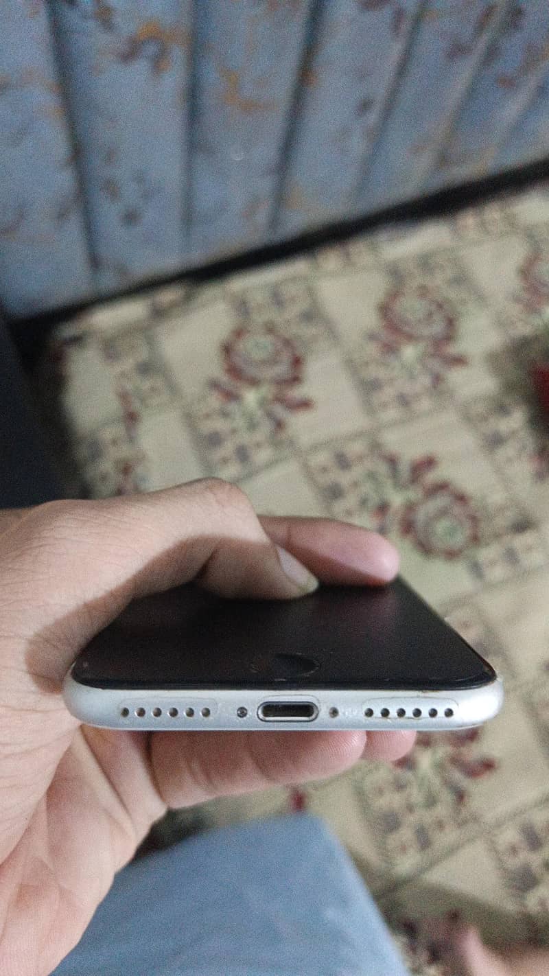 Apple iPhone SE 3