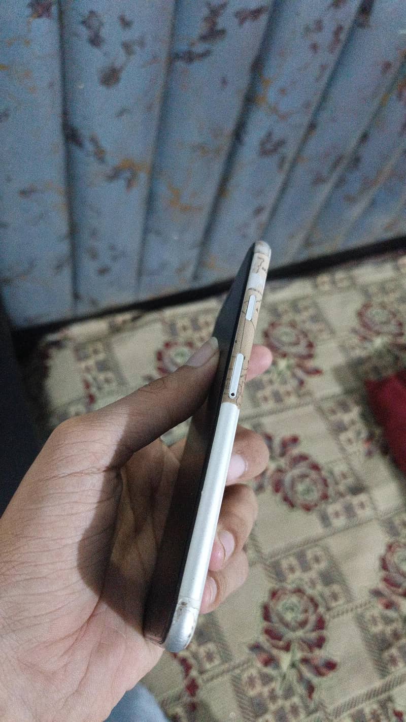 Apple iPhone SE 4