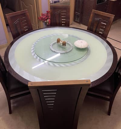 Dinning table with chairs