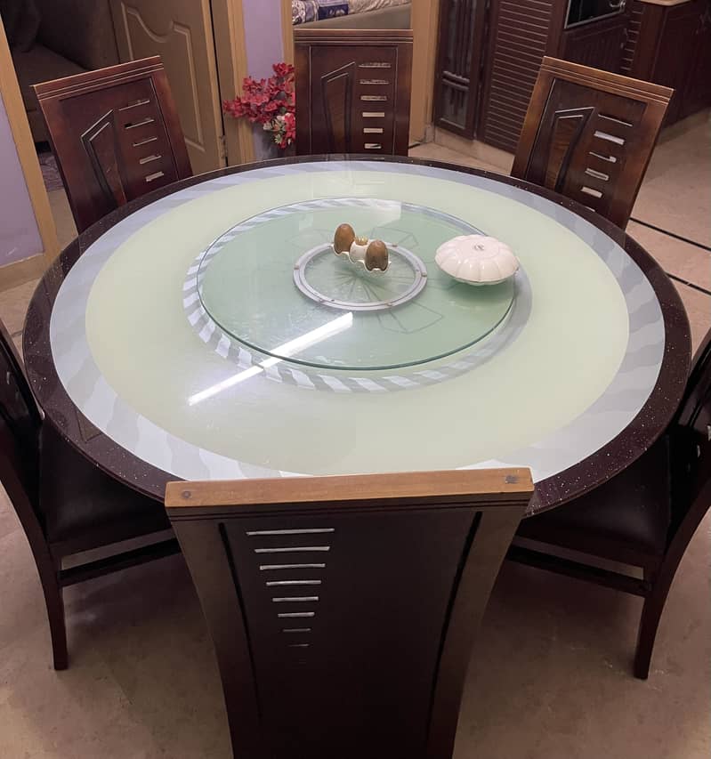 Dinning table with chairs 0