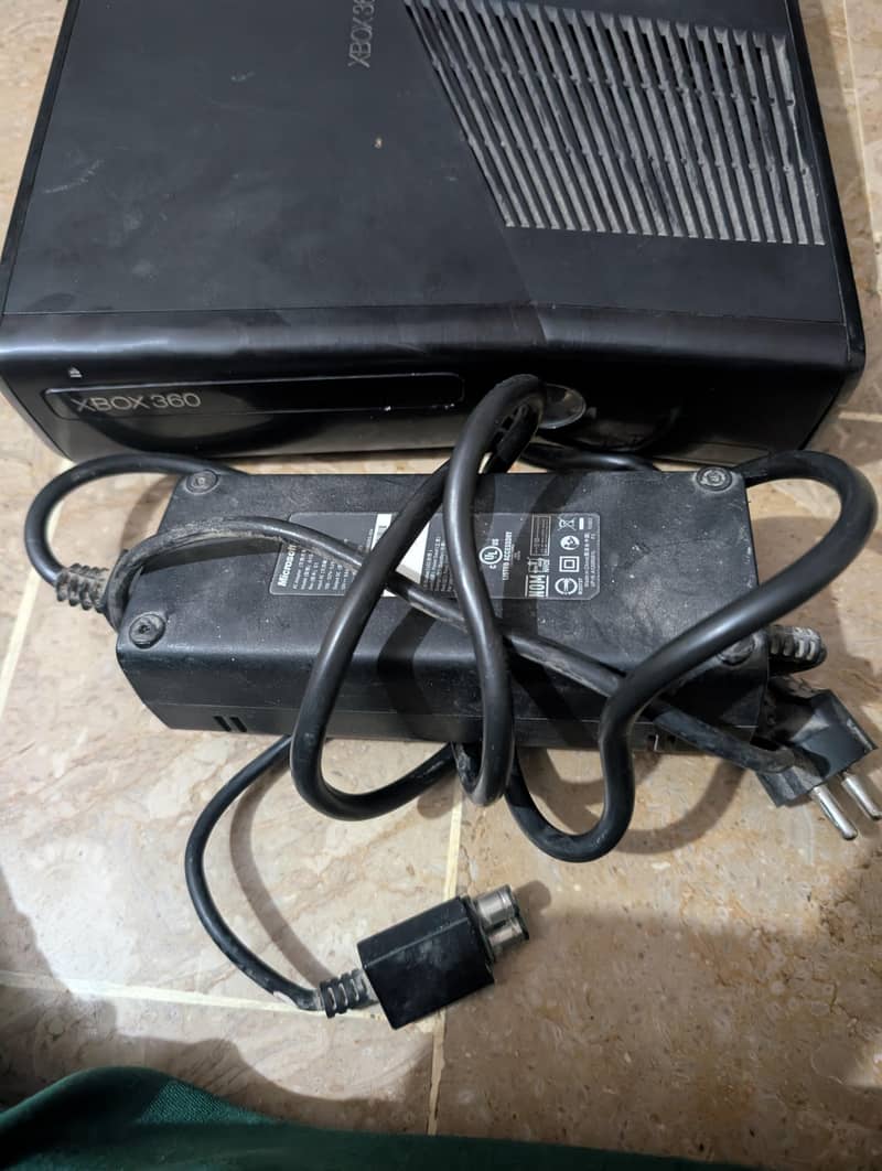 Xbox 360 S 4
