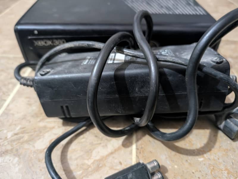 Xbox 360 S 5