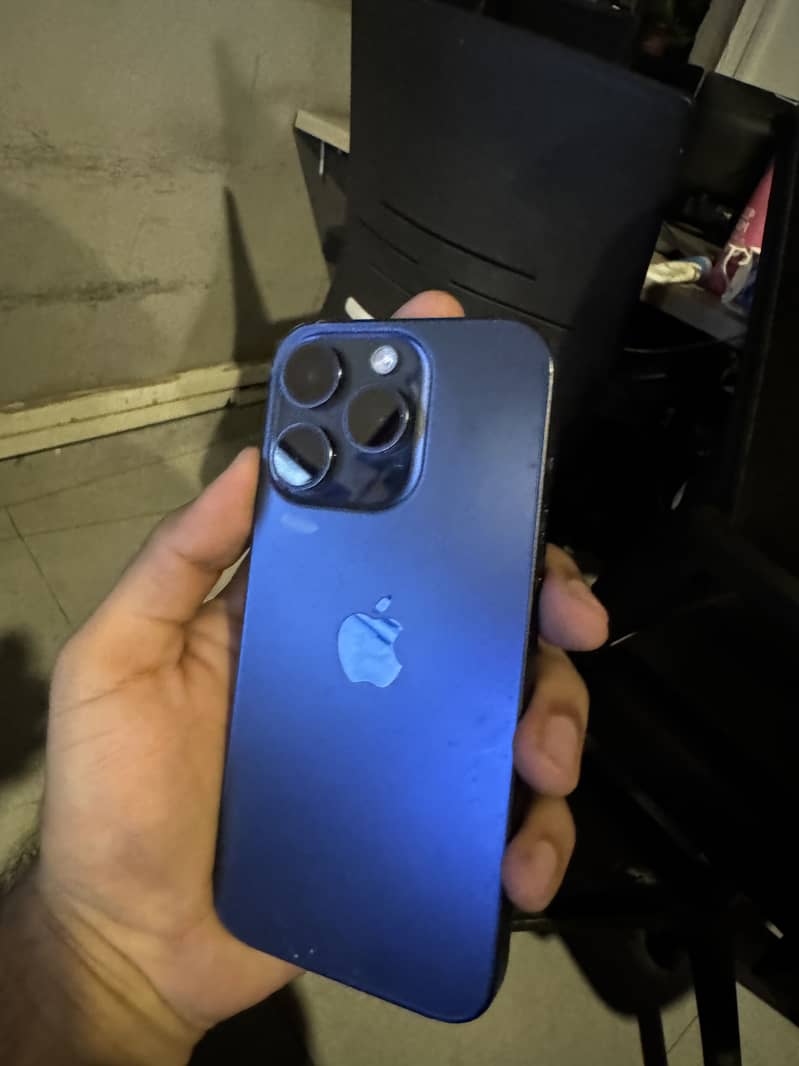 Apple iPhone 15 Pro 2