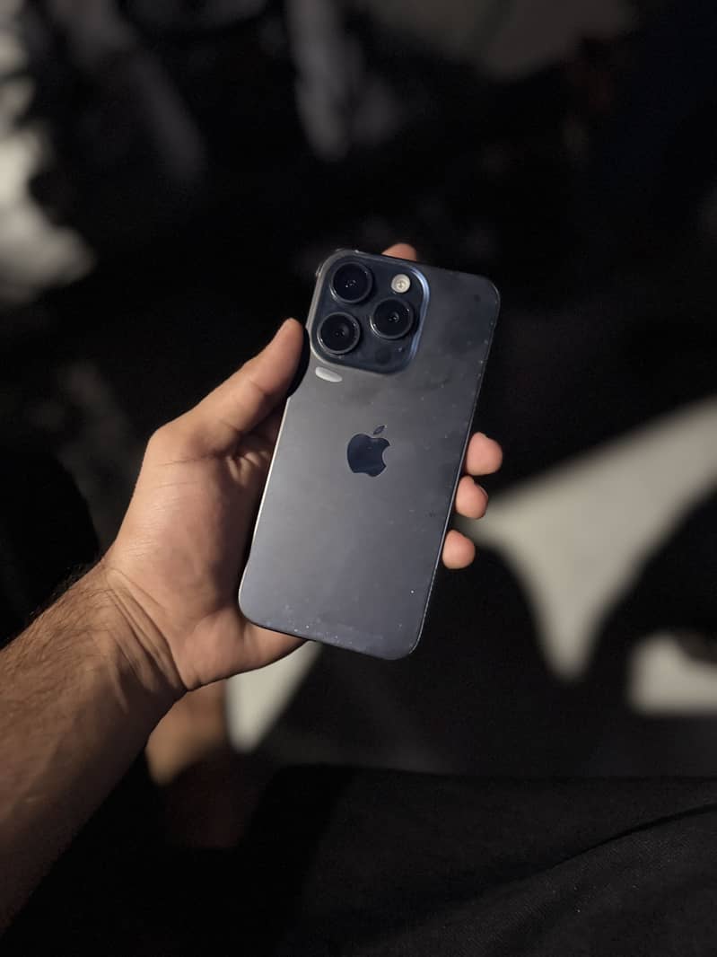 Apple iPhone 15 Pro 3
