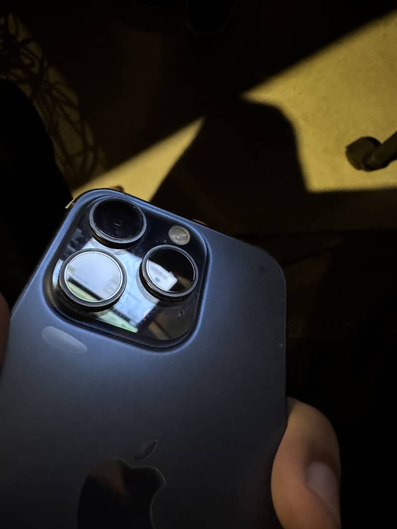 Apple iPhone 15 Pro 4