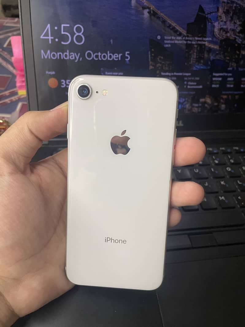 Apple iPhone 8 0