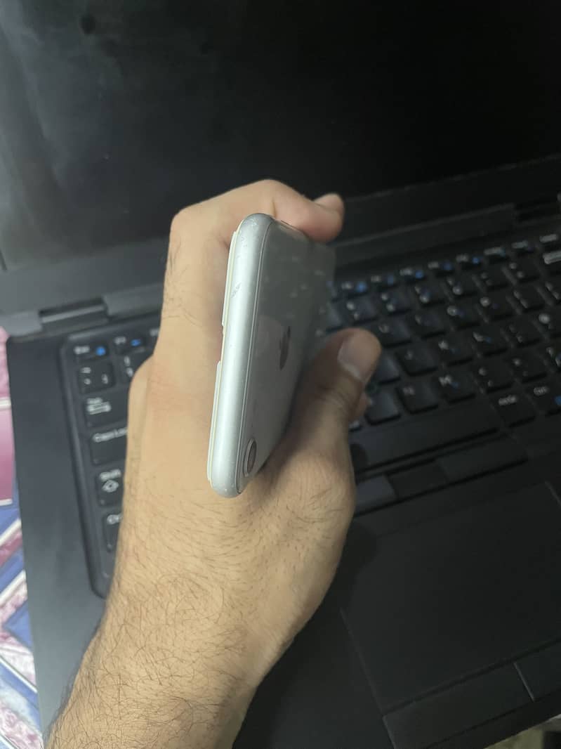 Apple iPhone 8 3