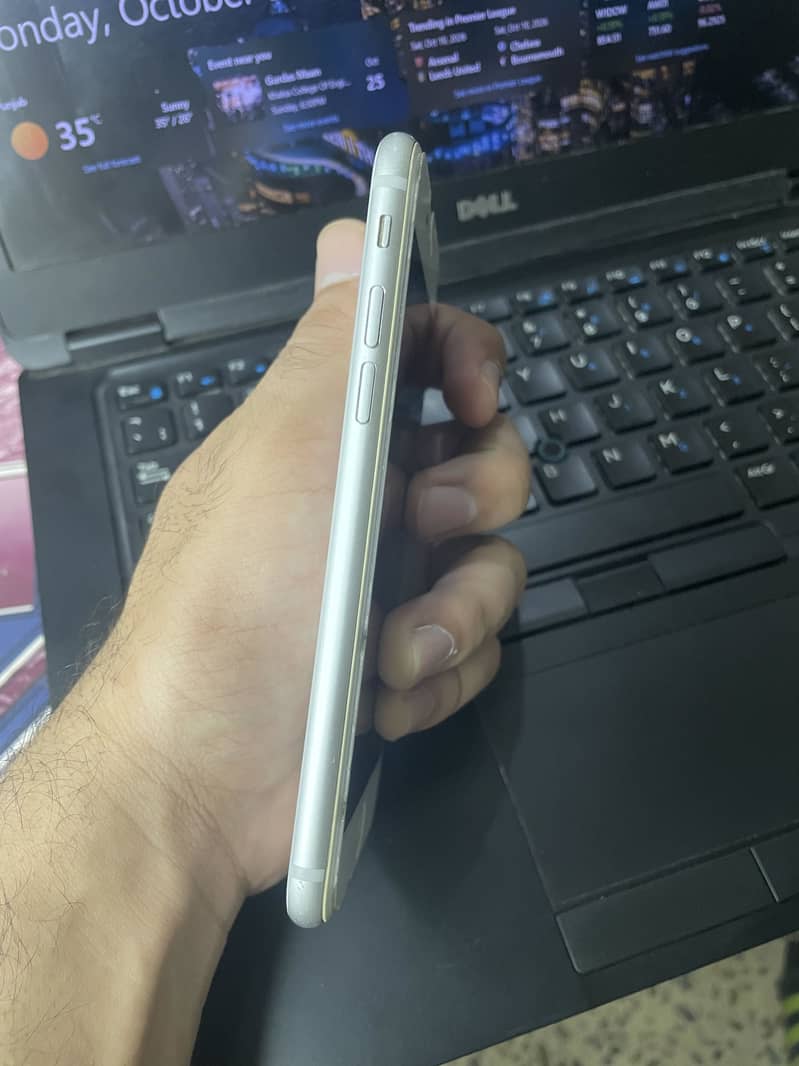 Apple iPhone 8 5