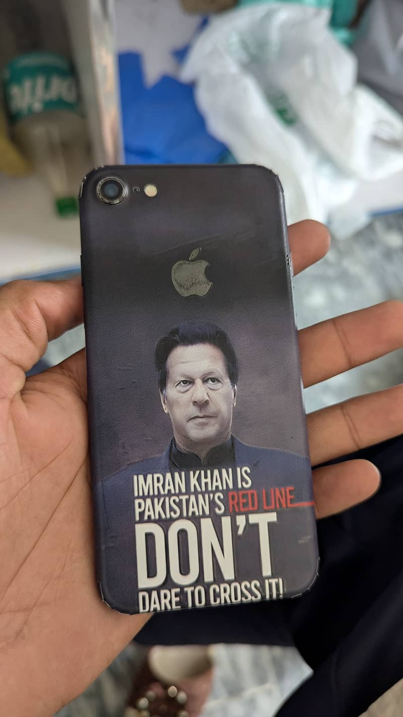 Apple iPhone 7 0