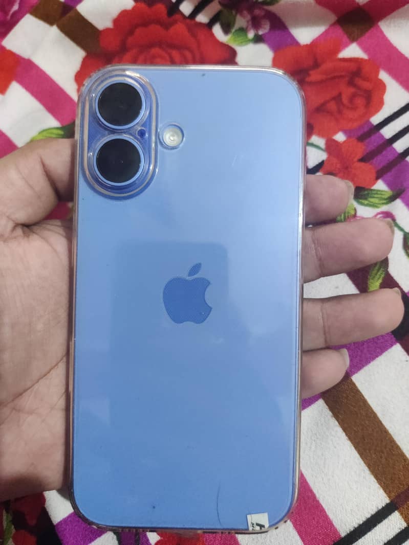 Apple iPhone 16 4