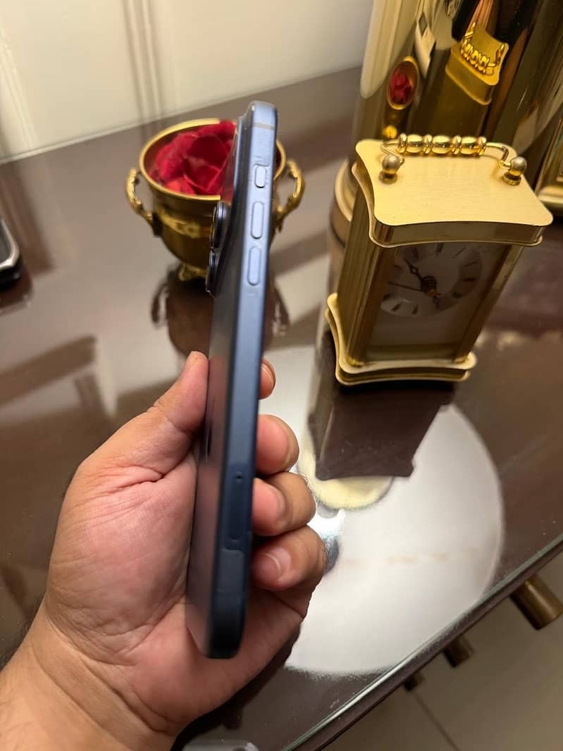 Apple iPhone 17 Pro Max 2