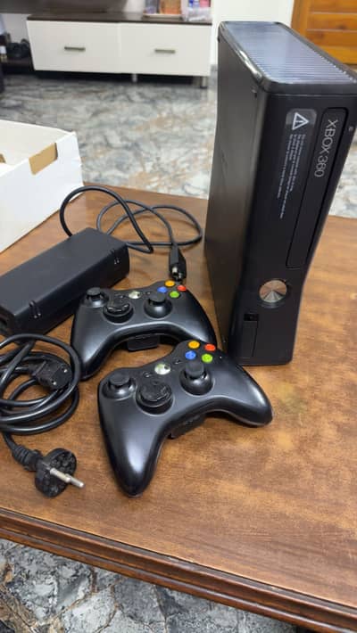 Xbox 360 black colour with 1000 games in 320 GB Gaming SSD