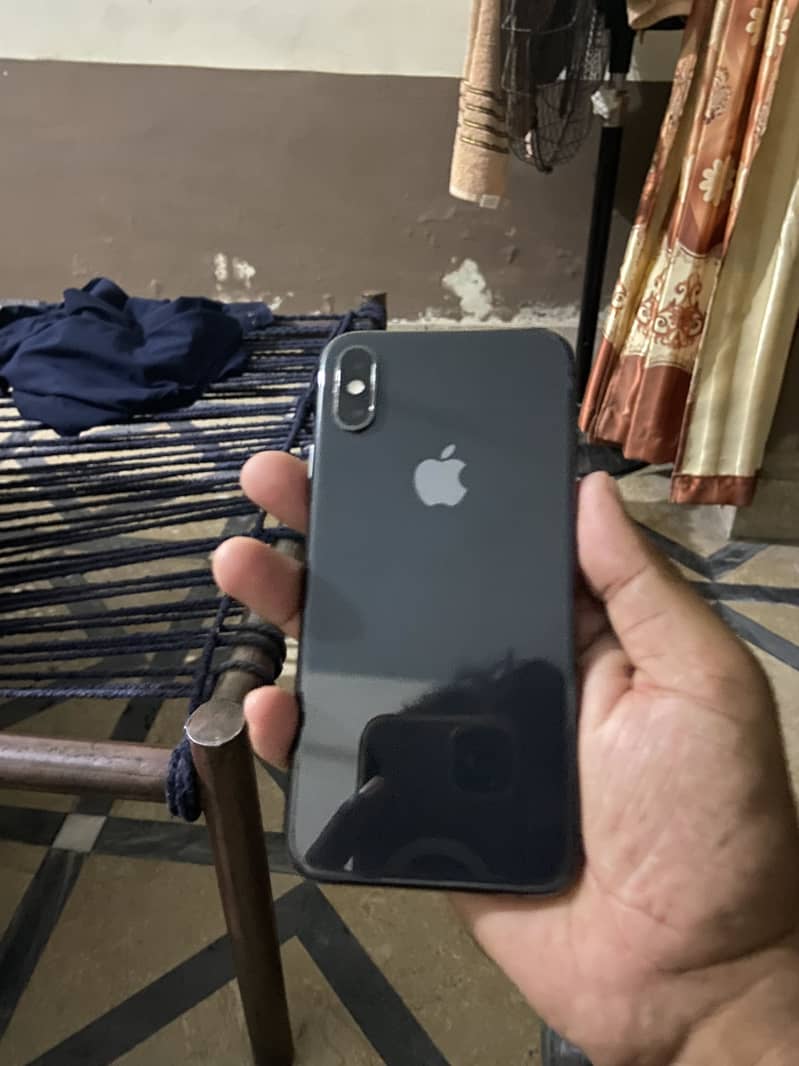 Apple iPhone XS 1