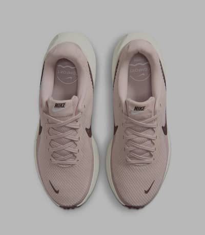 Nike Revolution 8 SE Rose Pink