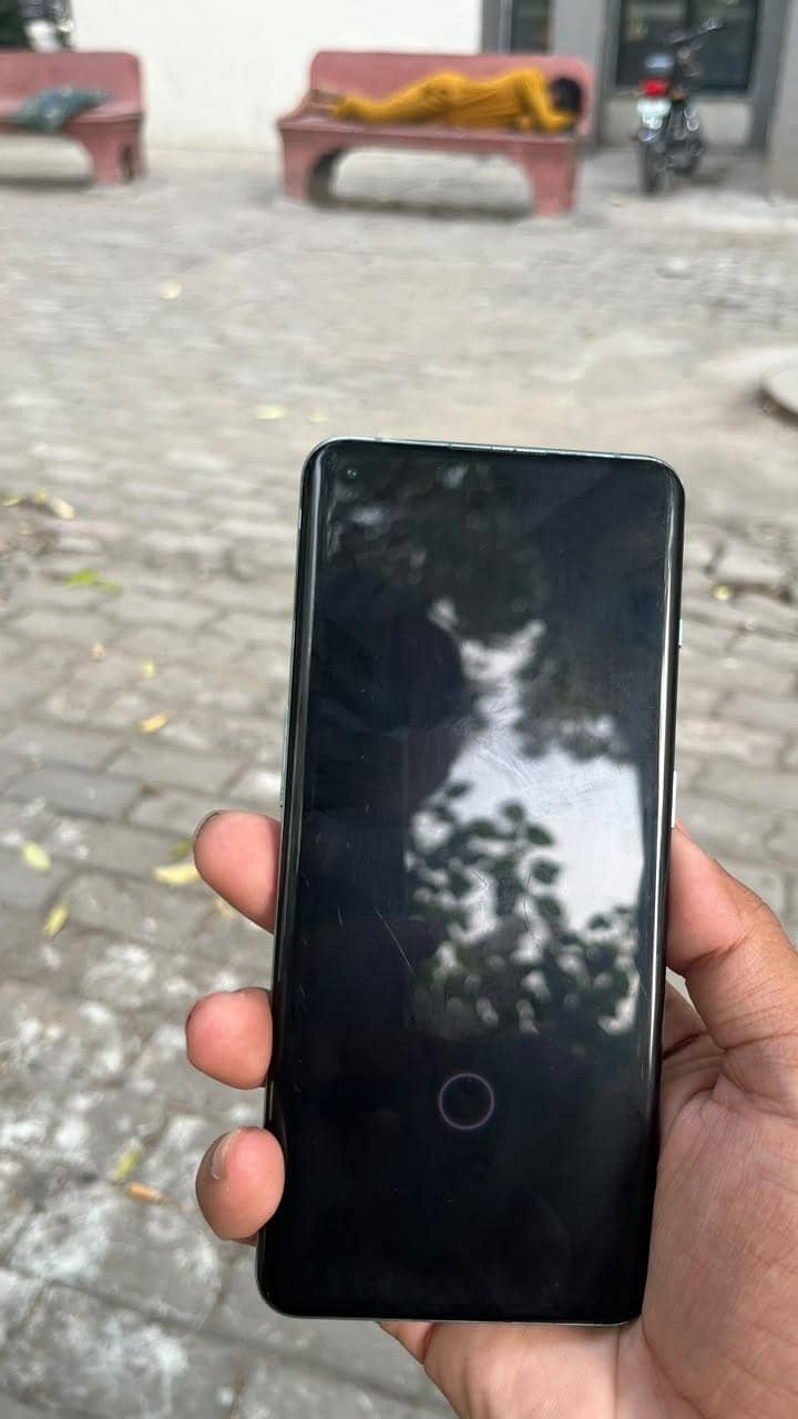 One Plus 10 Pro 1