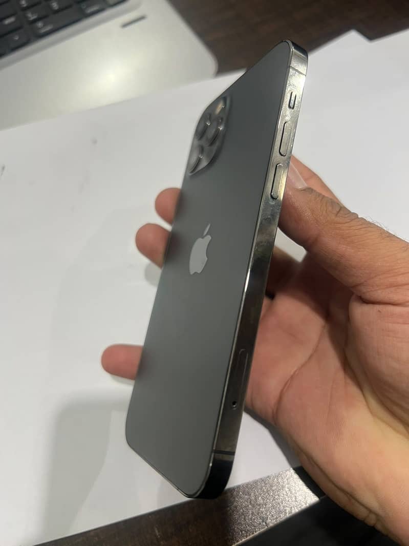 Apple iPhone 12 Pro 3
