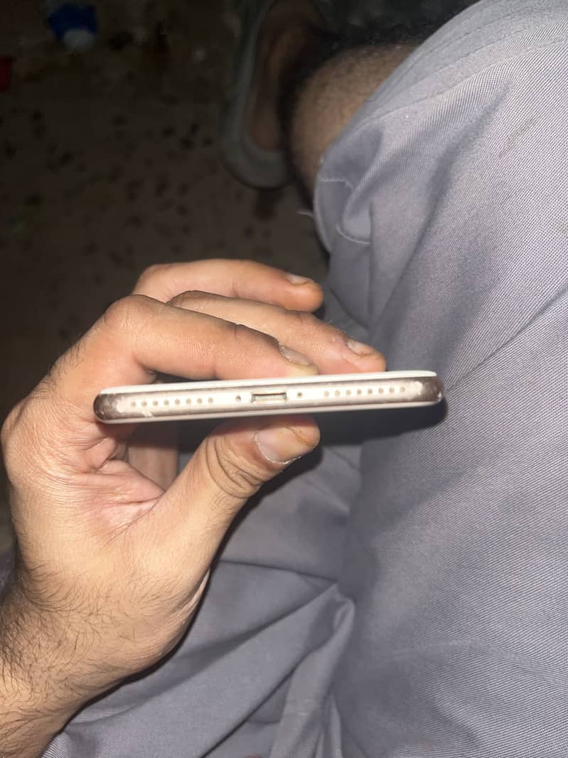 Apple iPhone 8 Plus 2