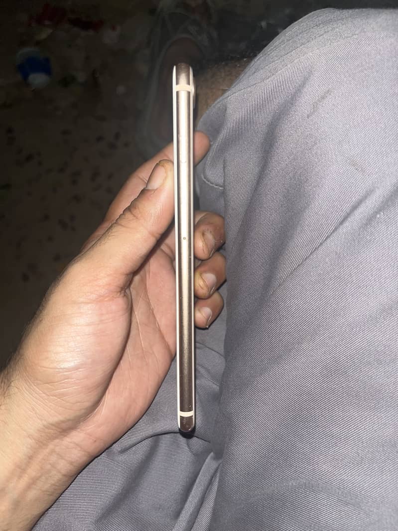 Apple iPhone 8 Plus 3