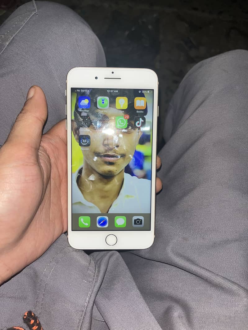 Apple iPhone 8 Plus 4