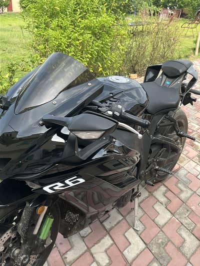 Yahama r6 replica 500cc