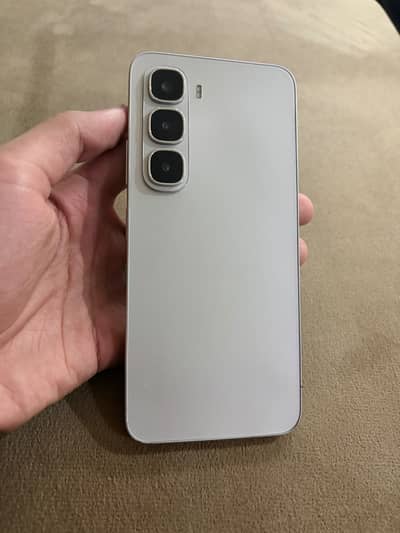 Infinix Hot 60i 10/9.8 6GB+4GB /128 dual sim PTA (With box and cable)