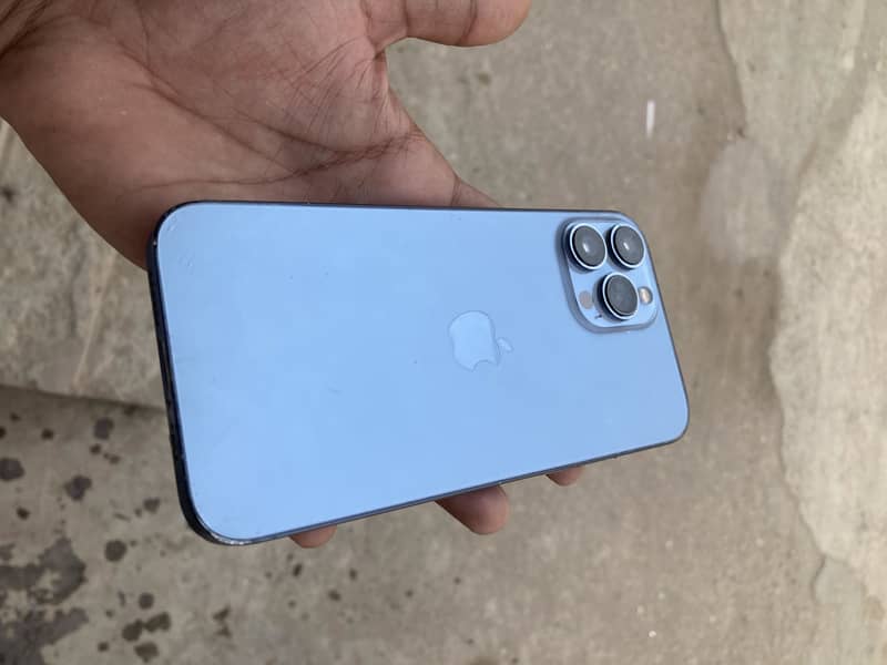 Apple iPhone 13 Pro Max 2
