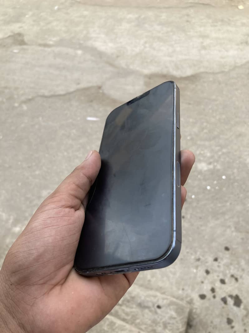 Apple iPhone 13 Pro Max 6