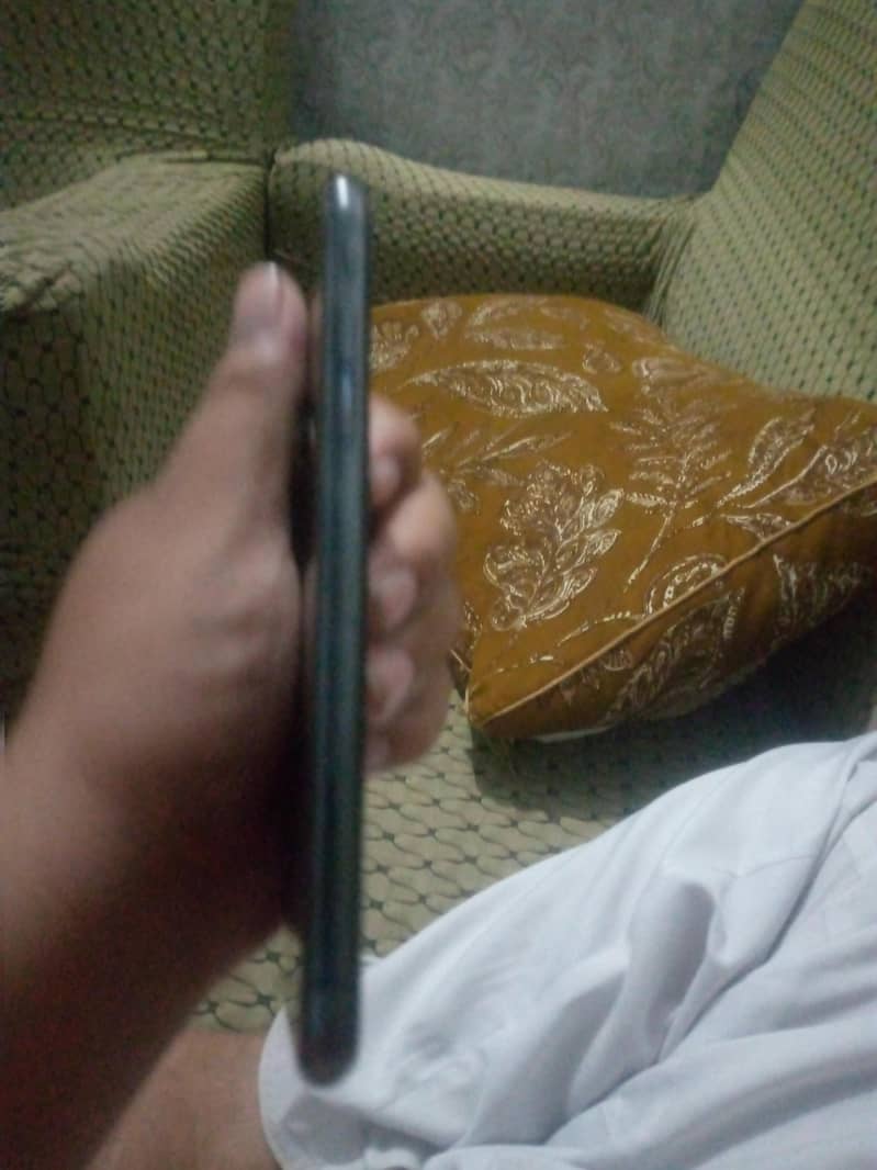 Apple iPhone X 3