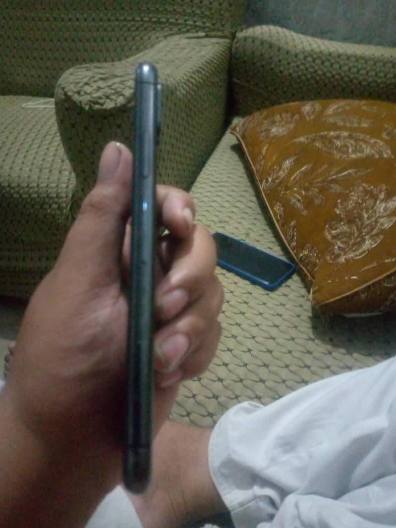 Apple iPhone X 5