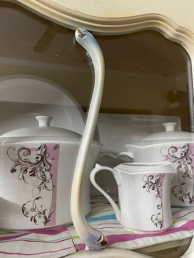 Crockery for sale